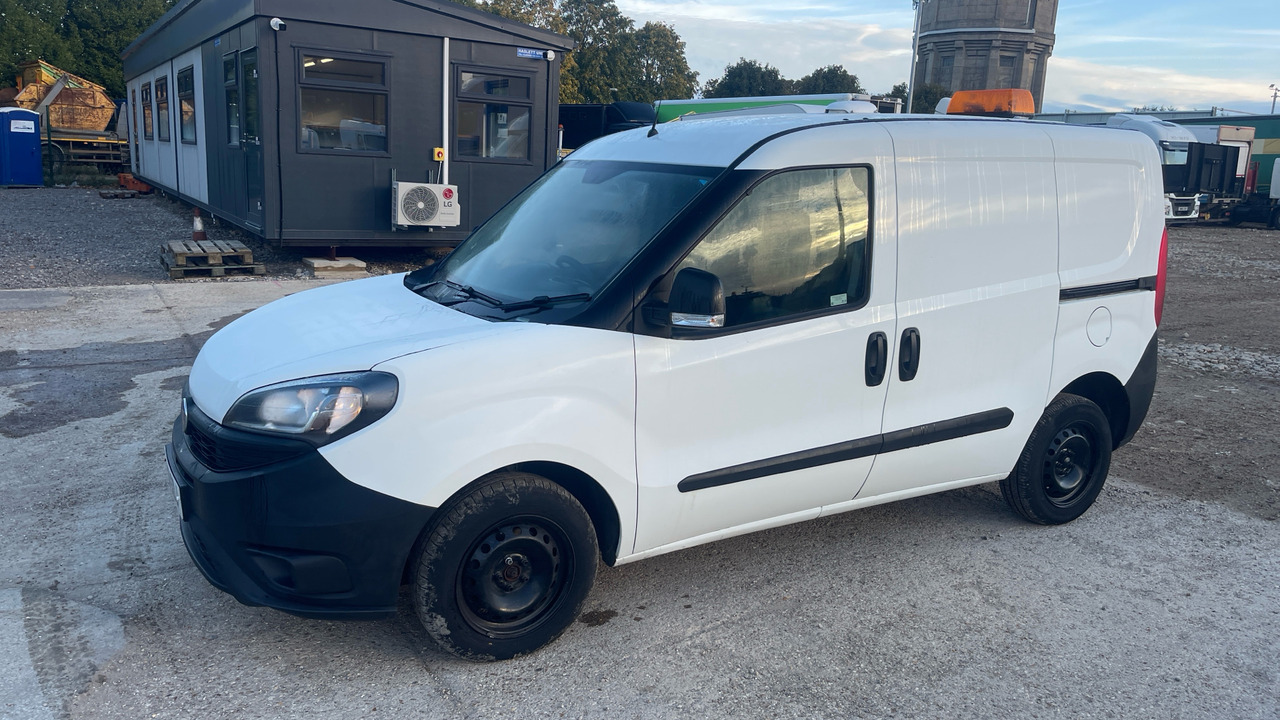 Fiat Doblo CARGO 1.3 MULTIJET 95PS - Van kecil: gambar 2 Fiat Doblo CARGO 1.3 MULTIJET 95PS - Van kecil: gambar 2