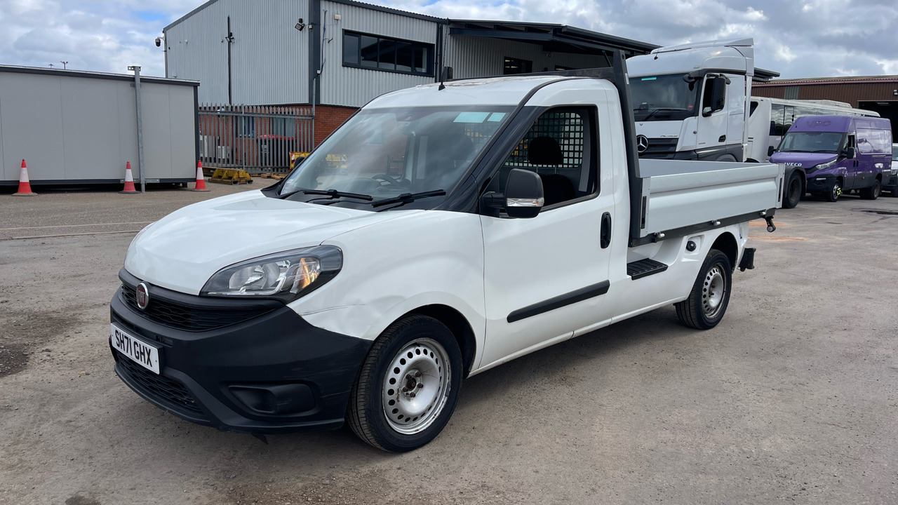 Fiat Doblo CARGO 16V 1.6 MULTIJET - Van flatbed: gambar 2 Fiat Doblo CARGO 16V 1.6 MULTIJET - Van flatbed: gambar 2