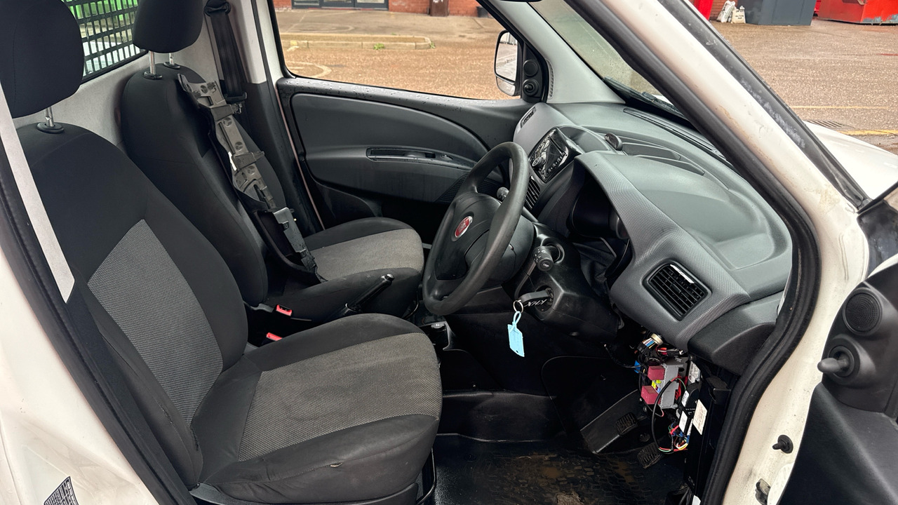 Fiat Doblo Work Up 1.6 MULTIJET 16V II - Van flatbed: gambar 5 Fiat Doblo Work Up 1.6 MULTIJET 16V II - Van flatbed: gambar 5