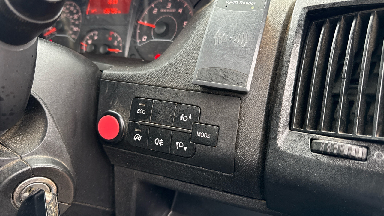 Van flatbed Fiat Ducato 35 2.3 MULTIJET 140PS: gambar 16 Van flatbed Fiat Ducato 35 2.3 MULTIJET 140PS: gambar 16