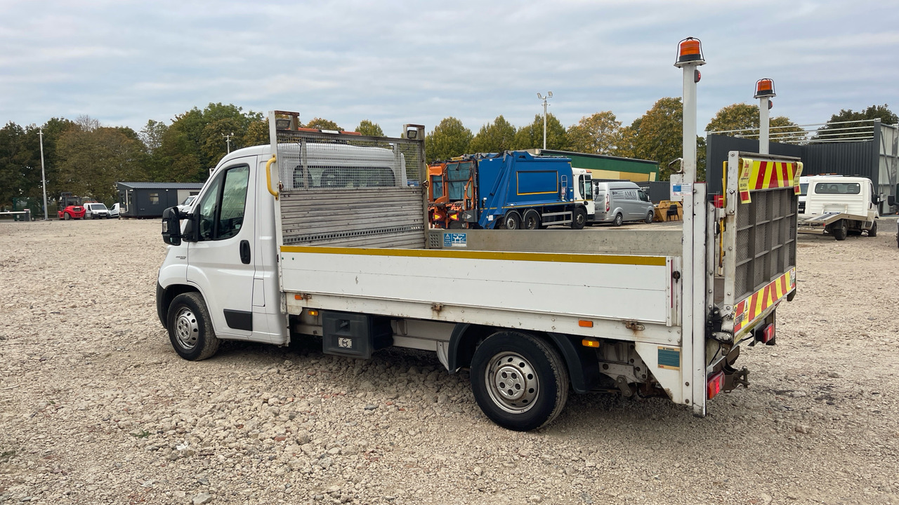 Fiat Ducato 35 2.3 Multijet 130PS - Van flatbed: gambar 3 Fiat Ducato 35 2.3 Multijet 130PS - Van flatbed: gambar 3