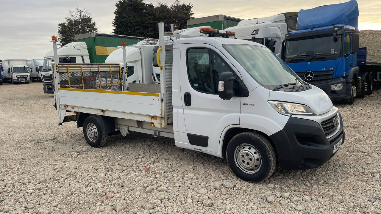 Fiat Ducato 35 2.3 Multijet 130PS - Van flatbed: gambar 1 Fiat Ducato 35 2.3 Multijet 130PS - Van flatbed: gambar 1