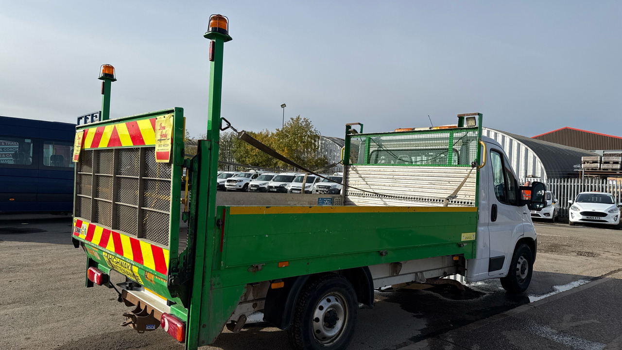 Fiat Ducato 35 2.3 Multijet 140PS - Van flatbed: gambar 4 Fiat Ducato 35 2.3 Multijet 140PS - Van flatbed: gambar 4