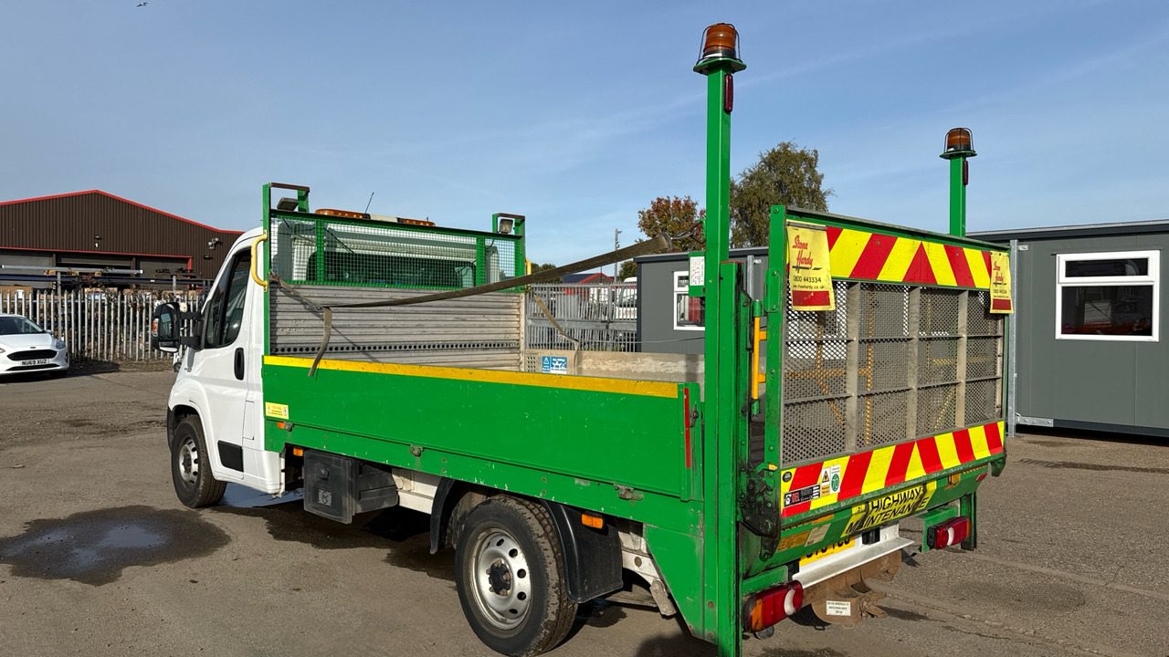 Fiat Ducato 35 2.3 Multijet 140PS - Van flatbed: gambar 3 Fiat Ducato 35 2.3 Multijet 140PS - Van flatbed: gambar 3