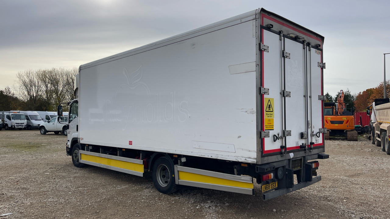 ISUZU F 135.240 - Truk berpendingin: gambar 3 ISUZU F 135.240 - Truk berpendingin: gambar 3