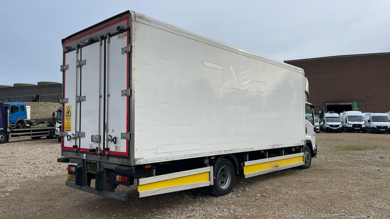 ISUZU F 135.240 - Truk berpendingin: gambar 4 ISUZU F 135.240 - Truk berpendingin: gambar 4