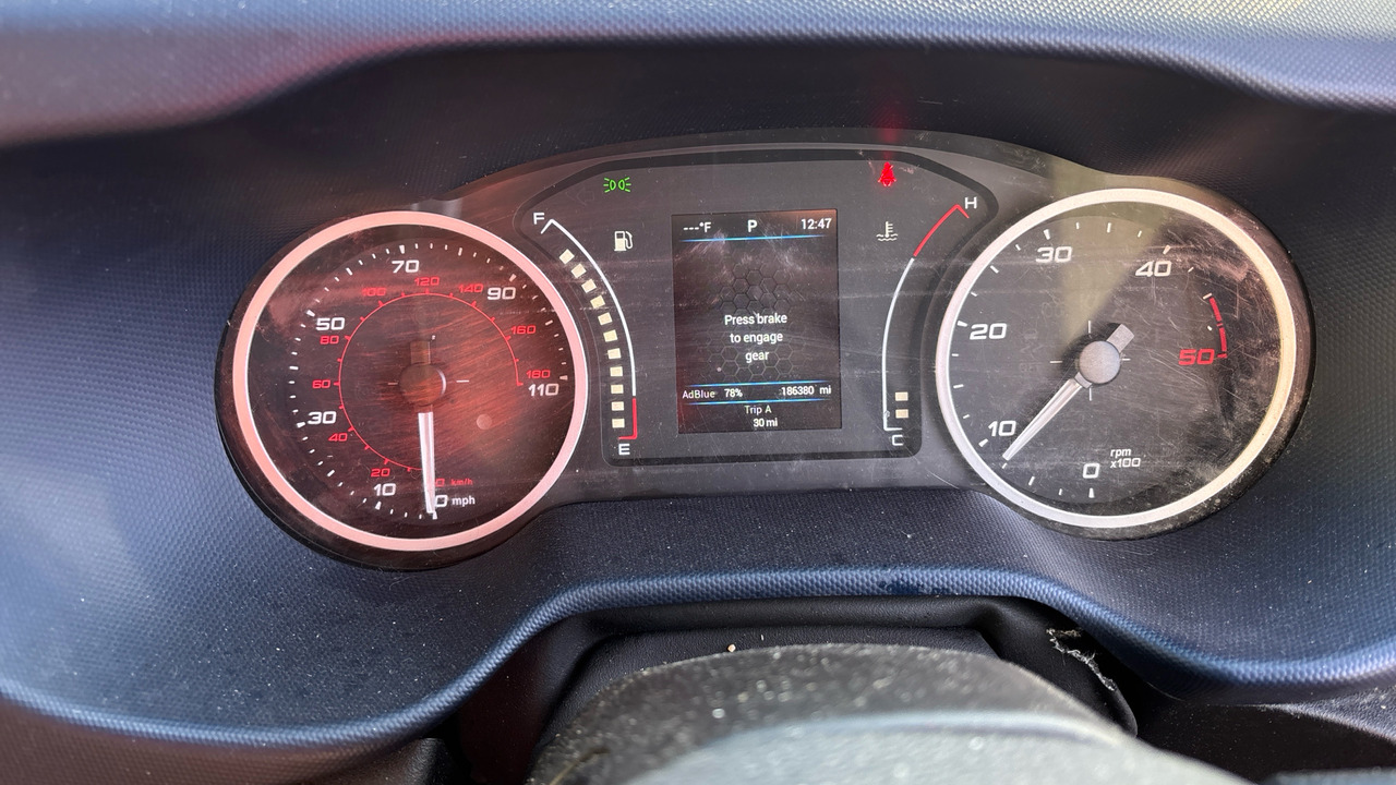 Truk berpendingin IVECO DAILY  70C18: gambar 6