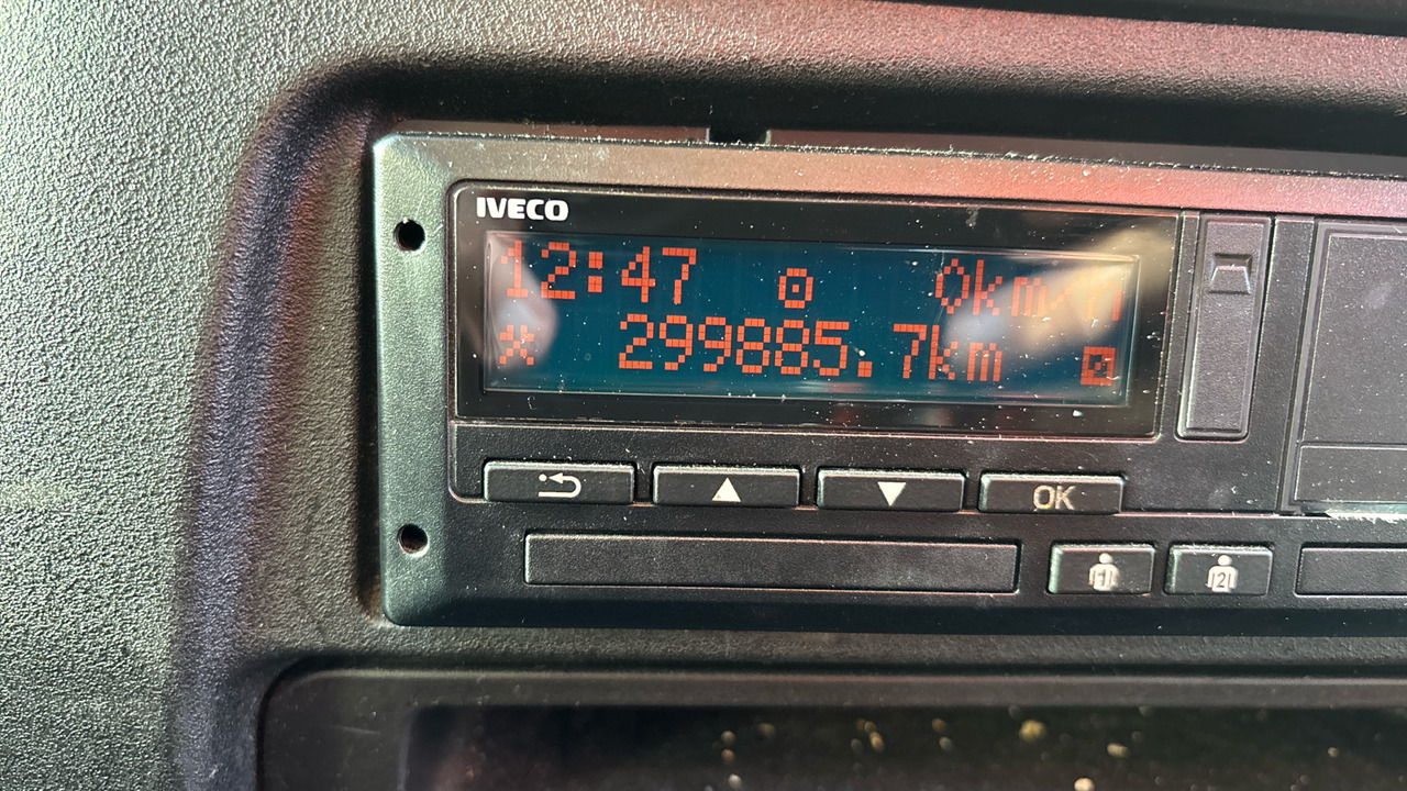 Truk berpendingin IVECO DAILY  70C18: gambar 9