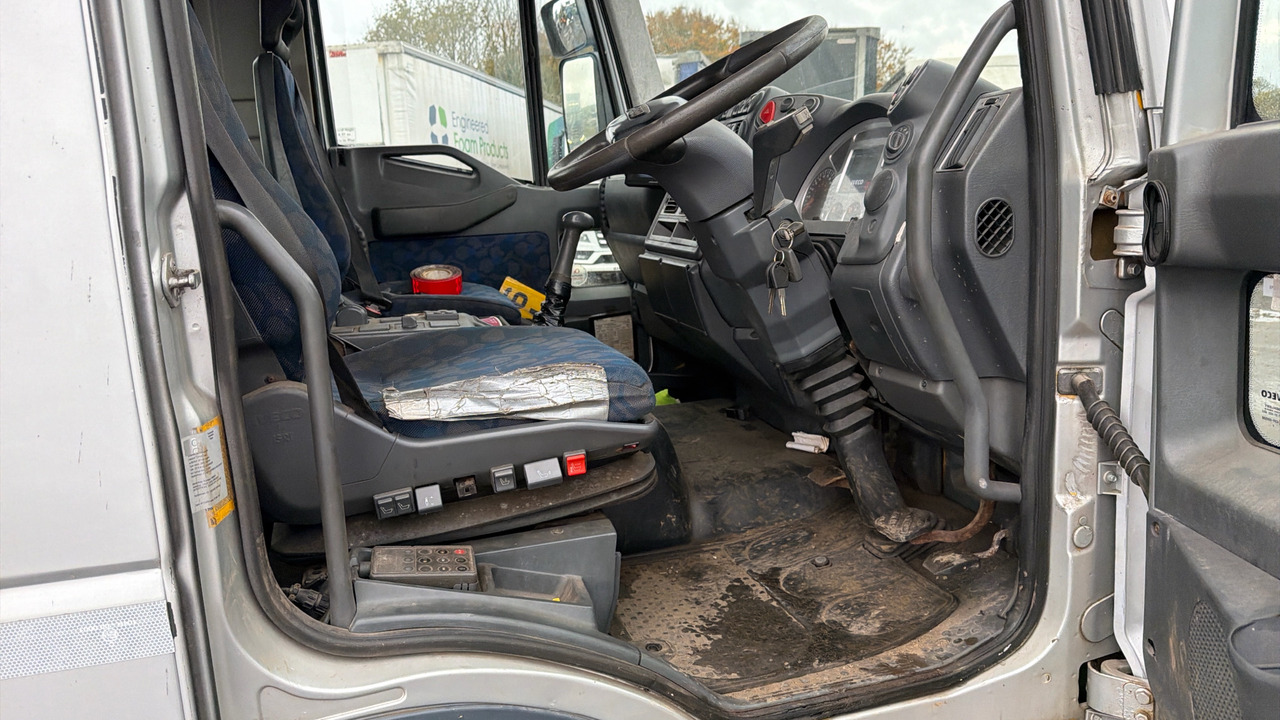 IVECO EUROCARGO 120-240 - Mobil derek: gambar 5 IVECO EUROCARGO 120-240 - Mobil derek: gambar 5
