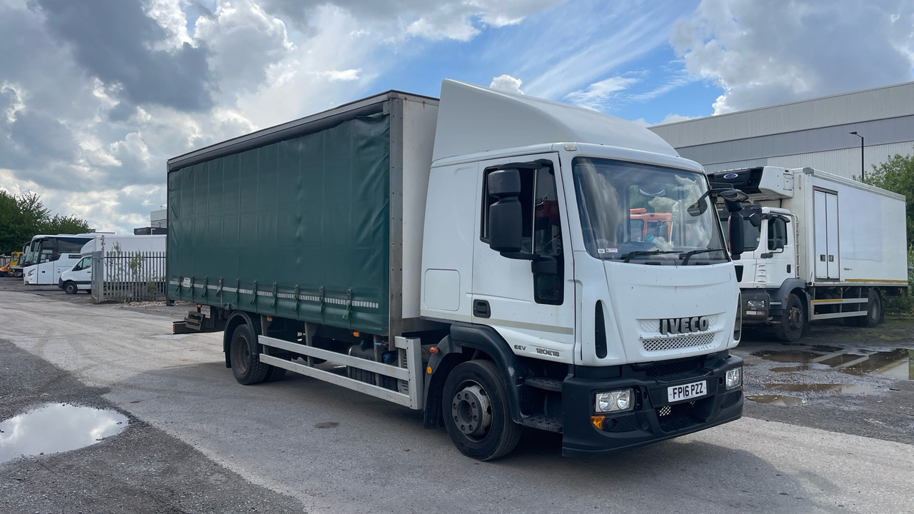 IVECO EUROCARGO 120E18 - Truk dengan terpal samping: gambar 1 IVECO EUROCARGO 120E18 - Truk dengan terpal samping: gambar 1