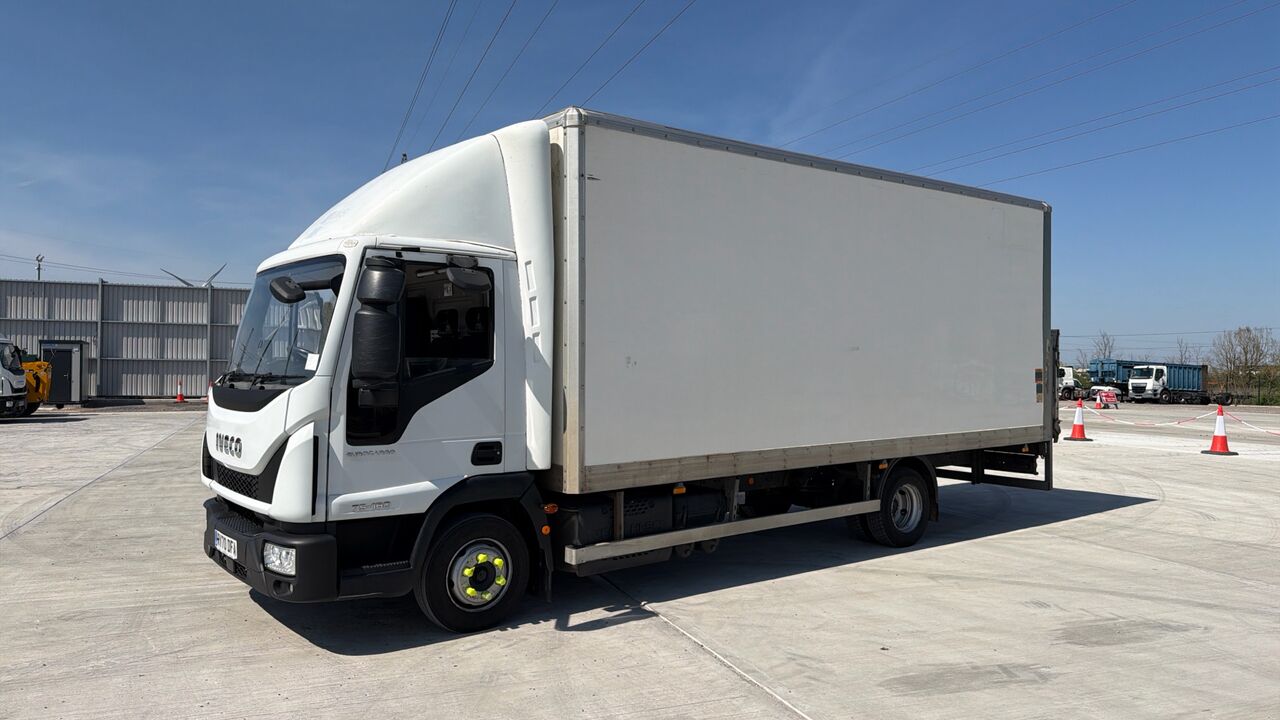 IVECO EUROCARGO 75E - Truk box: gambar 2 IVECO EUROCARGO 75E - Truk box: gambar 2
