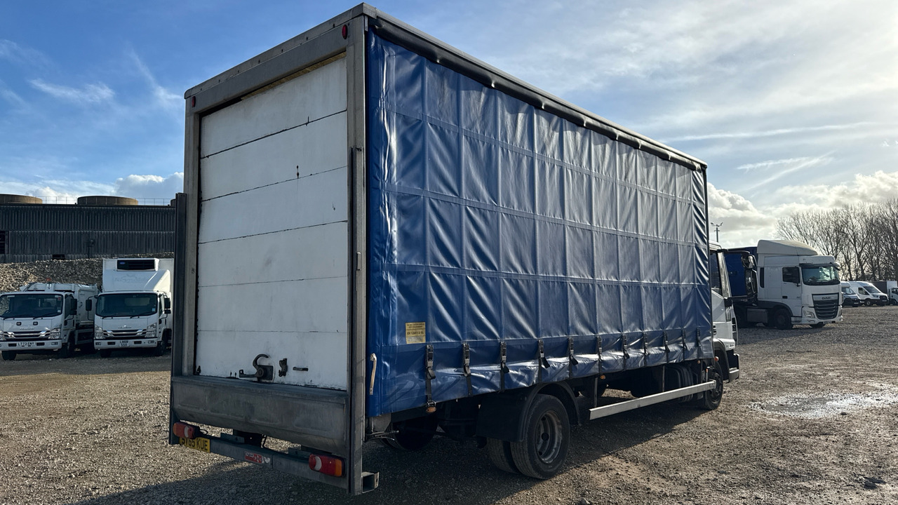 IVECO EUROCARGO 75E16 - Truk dengan terpal samping: gambar 4 IVECO EUROCARGO 75E16 - Truk dengan terpal samping: gambar 4