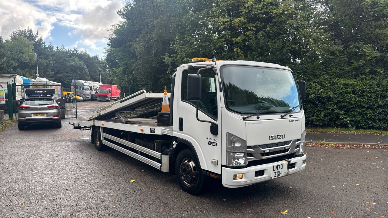Isuzu N75 190 - Truk pengangkut mobil: gambar 1 Isuzu N75 190 - Truk pengangkut mobil: gambar 1