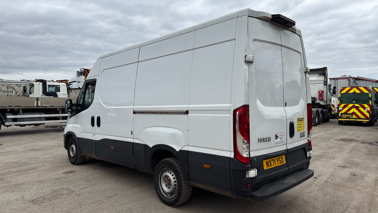 Iveco Daily 35-140 2.3 3520 WB - Van panel: gambar 3 Iveco Daily 35-140 2.3 3520 WB - Van panel: gambar 3