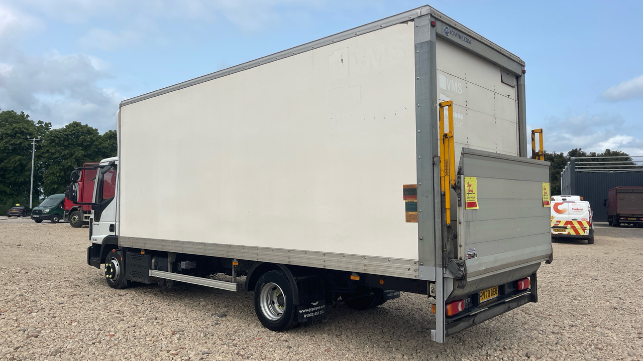 Iveco Eurocargo 75-160 - Truk box: gambar 3 Iveco Eurocargo 75-160 - Truk box: gambar 3