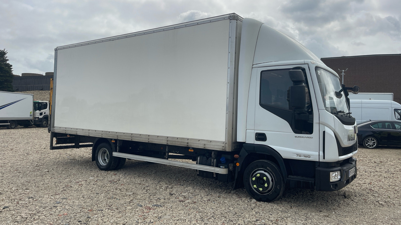 Iveco Eurocargo 75-160 - Truk box: gambar 1 Iveco Eurocargo 75-160 - Truk box: gambar 1