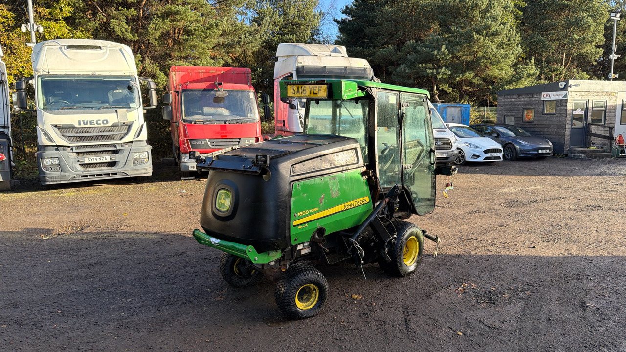 JOHN DEERE 1600 TURBO SERIES 2 - Mesin pemotong rumput: gambar 4 JOHN DEERE 1600 TURBO SERIES 2 - Mesin pemotong rumput: gambar 4