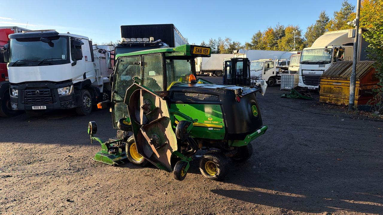 JOHN DEERE 1600 TURBO SERIES 2 - Mesin pemotong rumput: gambar 4 JOHN DEERE 1600 TURBO SERIES 2 - Mesin pemotong rumput: gambar 4