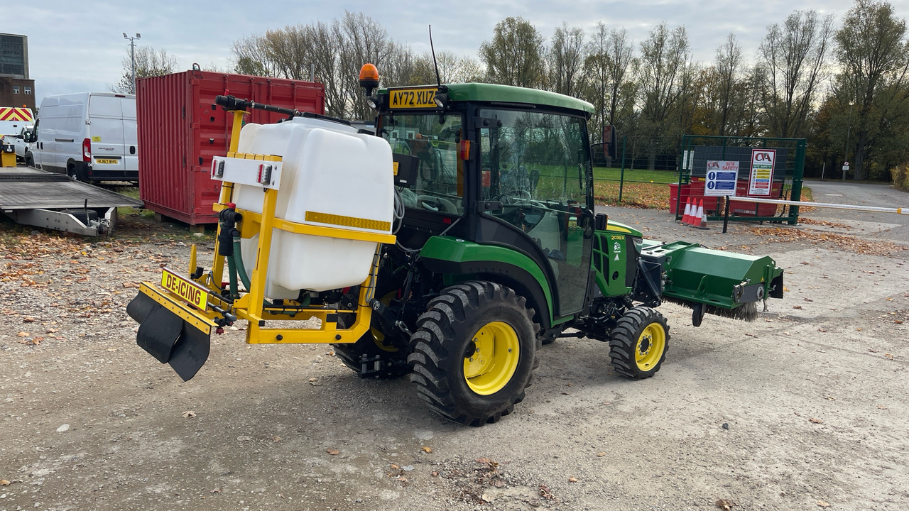 JOHN DEERE 2038R - Traktor: gambar 4 JOHN DEERE 2038R - Traktor: gambar 4