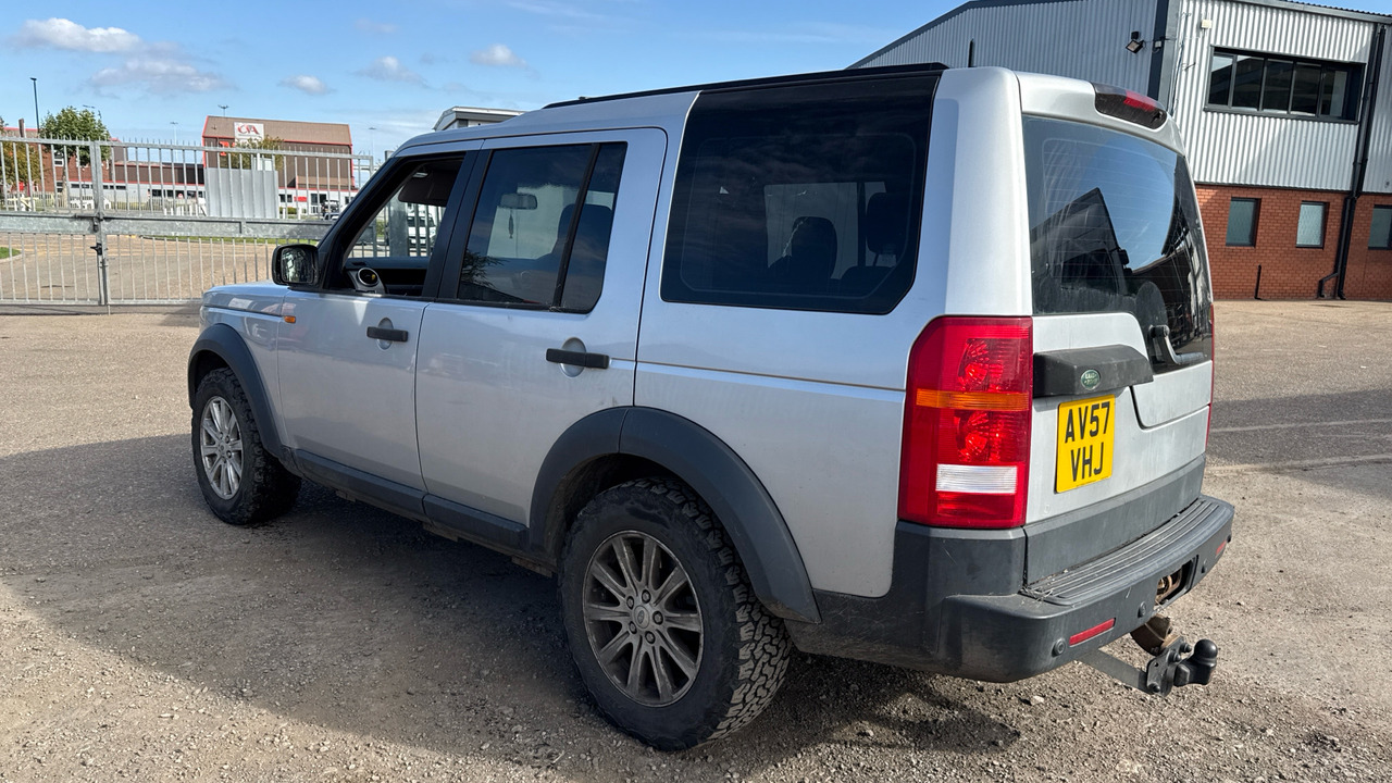 LAND ROVER DISCOVERY 2.7 TDV6 SE - Mobil SUV: gambar 3 LAND ROVER DISCOVERY 2.7 TDV6 SE - Mobil SUV: gambar 3