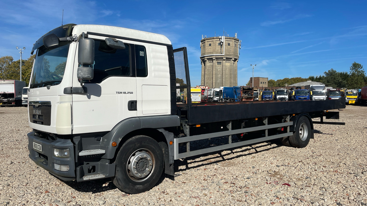 MAN TGM 18.250 - Truk flatbed: gambar 2 MAN TGM 18.250 - Truk flatbed: gambar 2