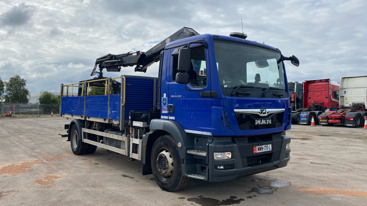 MAN TGM 18.250 - Truk flatbed, Truk derek: gambar 1 MAN TGM 18.250 - Truk flatbed, Truk derek: gambar 1