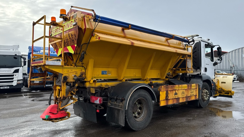 MAN TGM 18.250 EURO 6 - Truk bajak salju: gambar 4 MAN TGM 18.250 EURO 6 - Truk bajak salju: gambar 4