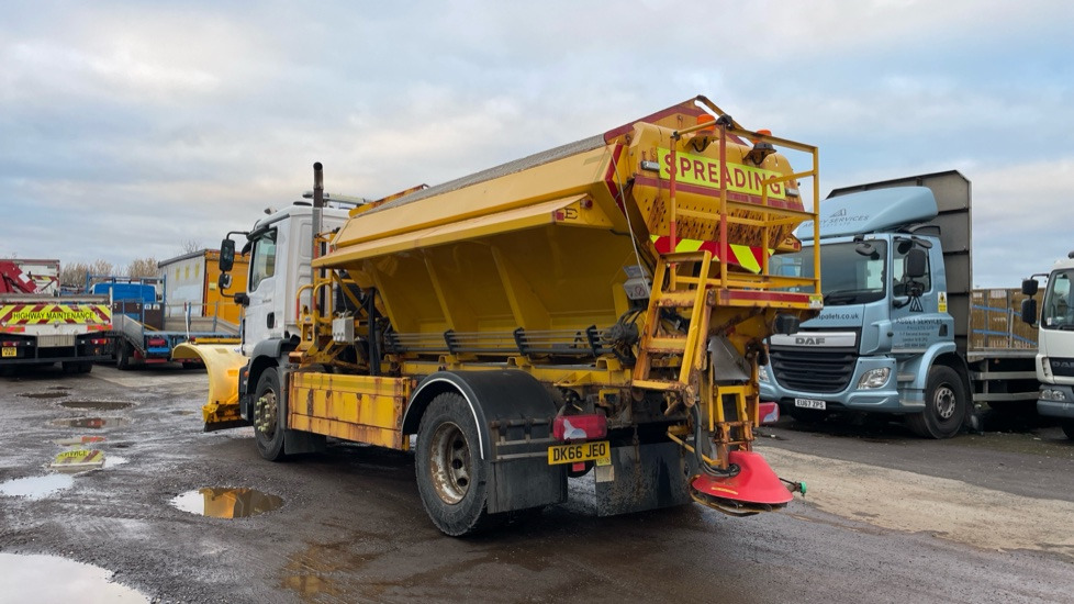MAN TGM 18.250 EURO 6 - Truk bajak salju: gambar 3 MAN TGM 18.250 EURO 6 - Truk bajak salju: gambar 3