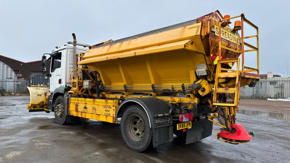 MAN TGM 18.250 EURO 6 - Truk bajak salju: gambar 3 MAN TGM 18.250 EURO 6 - Truk bajak salju: gambar 3