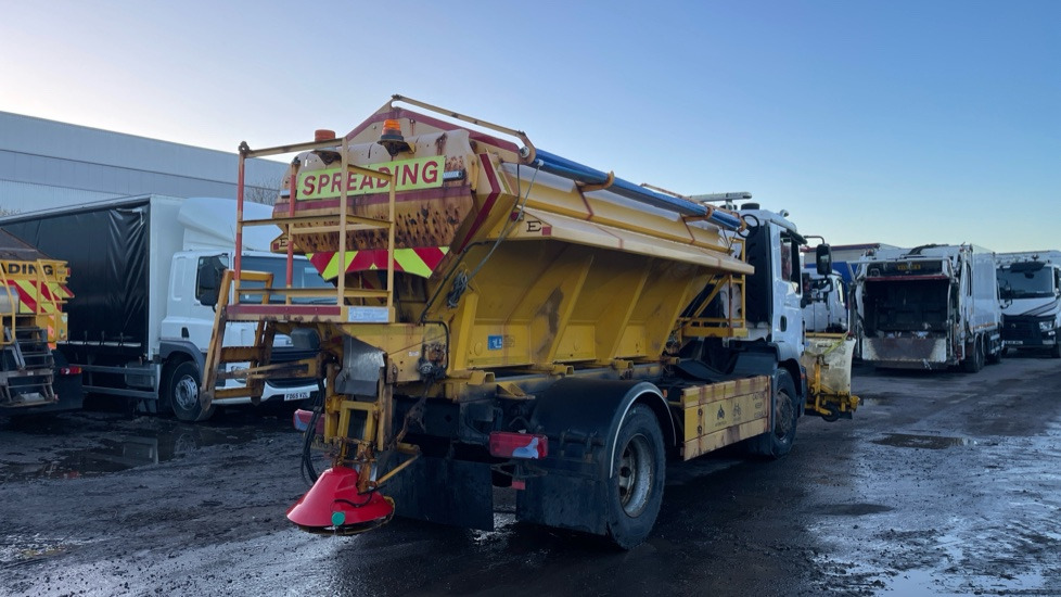 MAN TGM 18.250 EURO 6 - Truk bajak salju: gambar 4 MAN TGM 18.250 EURO 6 - Truk bajak salju: gambar 4