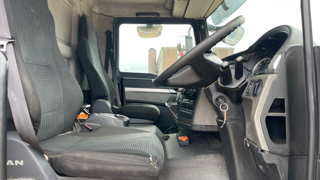 MAN TGM 26.340 - Truk flatbed, Truk derek: gambar 5 MAN TGM 26.340 - Truk flatbed, Truk derek: gambar 5