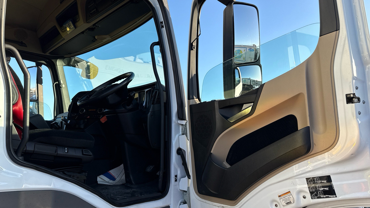 MERCEDES-BENZ ACTROS 1824 - Truk box: gambar 5 MERCEDES-BENZ ACTROS 1824 - Truk box: gambar 5