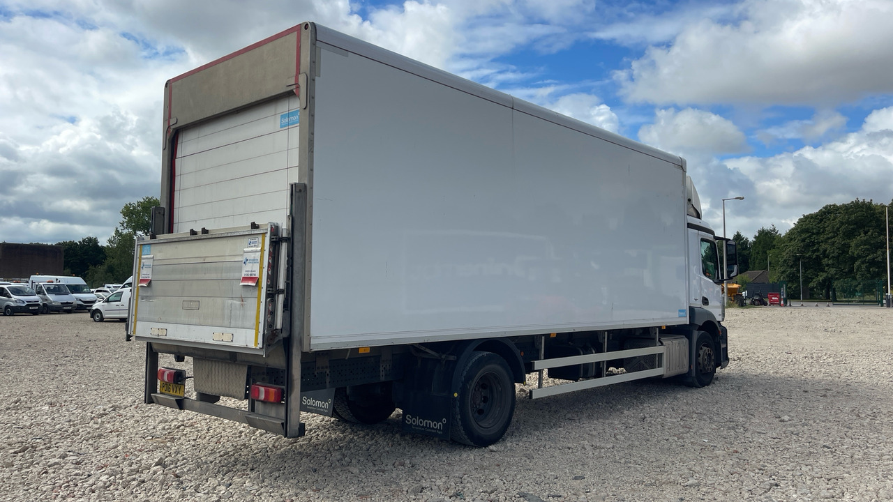 MERCEDES-BENZ ANTOS 1824 - Truk berpendingin: gambar 4 MERCEDES-BENZ ANTOS 1824 - Truk berpendingin: gambar 4