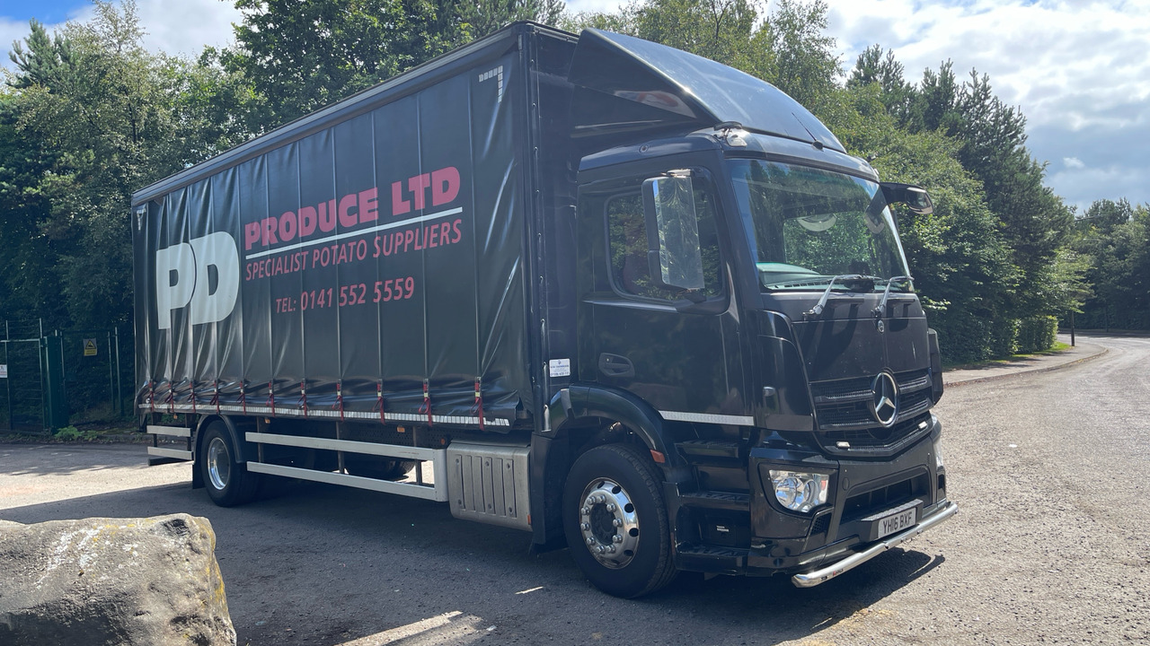 MERCEDES-BENZ ANTOS 1827 - Truk dengan terpal samping: gambar 1 MERCEDES-BENZ ANTOS 1827 - Truk dengan terpal samping: gambar 1