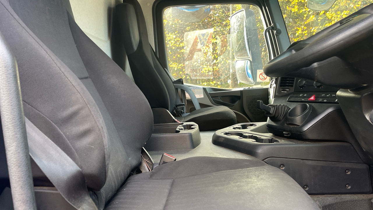 MERCEDES-BENZ ANTOS 2532 - Truk dengan terpal samping: gambar 5 MERCEDES-BENZ ANTOS 2532 - Truk dengan terpal samping: gambar 5