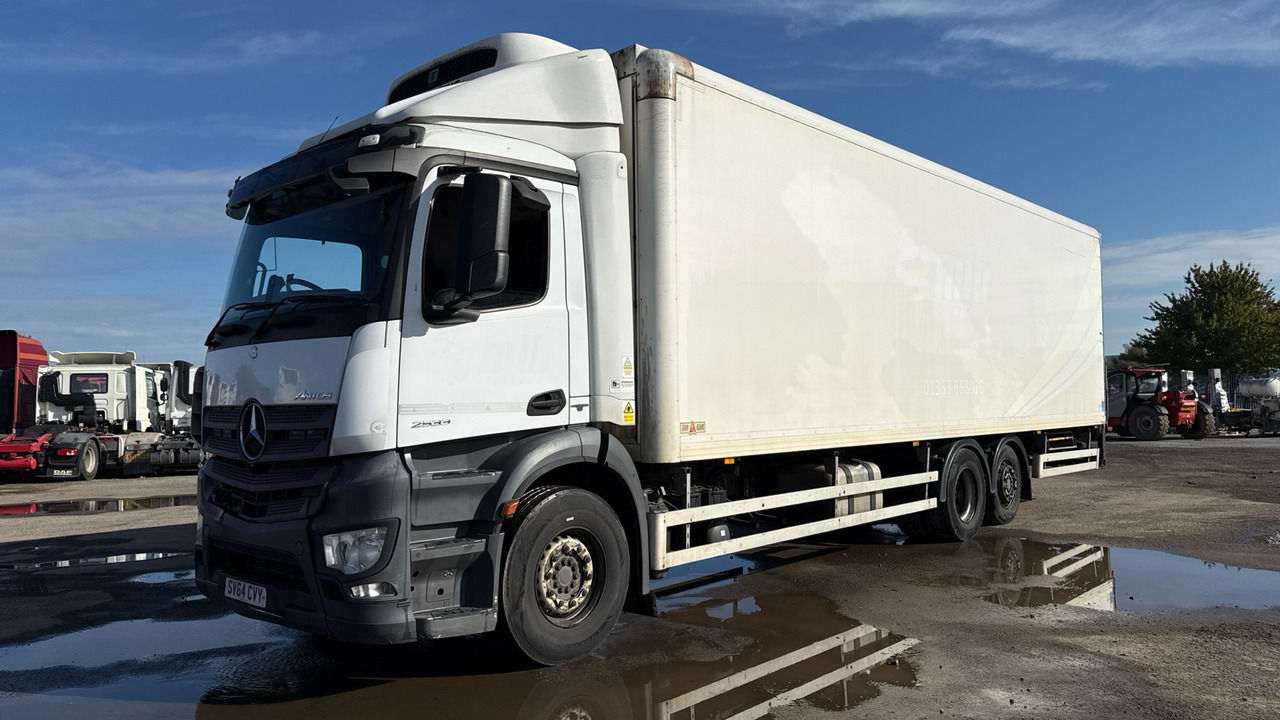 MERCEDES-BENZ ANTOS 2533 - Truk berpendingin: gambar 2 MERCEDES-BENZ ANTOS 2533 - Truk berpendingin: gambar 2