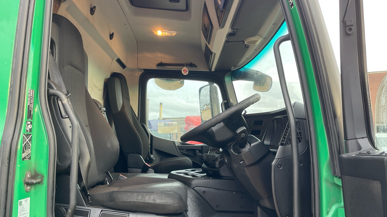 MERCEDES-BENZ AROCS 1824 - Truk flatbed: gambar 5 MERCEDES-BENZ AROCS 1824 - Truk flatbed: gambar 5