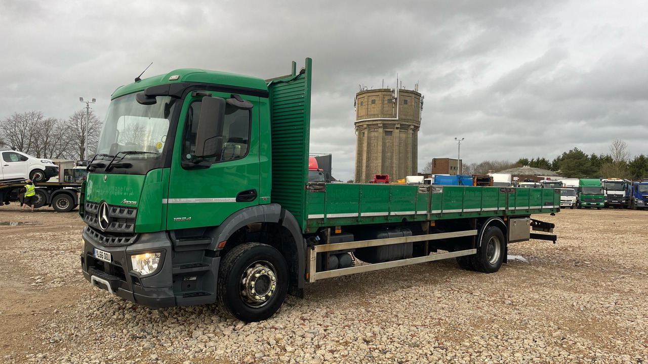 MERCEDES-BENZ AROCS 1824 - Truk flatbed: gambar 2 MERCEDES-BENZ AROCS 1824 - Truk flatbed: gambar 2