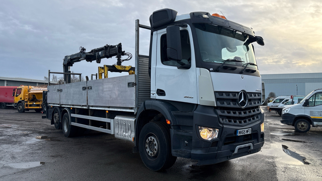 MERCEDES-BENZ AROCS 2532 - Truk flatbed, Truk derek: gambar 1 MERCEDES-BENZ AROCS 2532 - Truk flatbed, Truk derek: gambar 1
