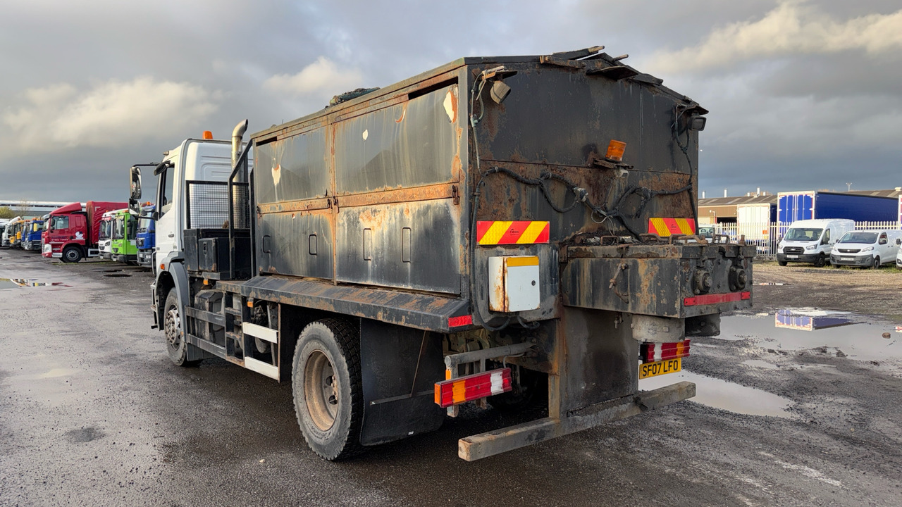 MERCEDES-BENZ AXOR 1824 - Mesin aspal: gambar 3 MERCEDES-BENZ AXOR 1824 - Mesin aspal: gambar 3