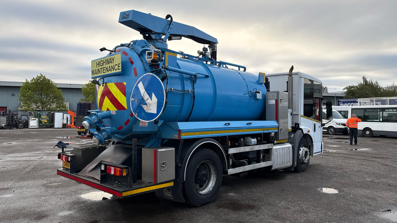 MERCEDES-BENZ ECONIC 1830 - Truk vakum: gambar 4 MERCEDES-BENZ ECONIC 1830 - Truk vakum: gambar 4