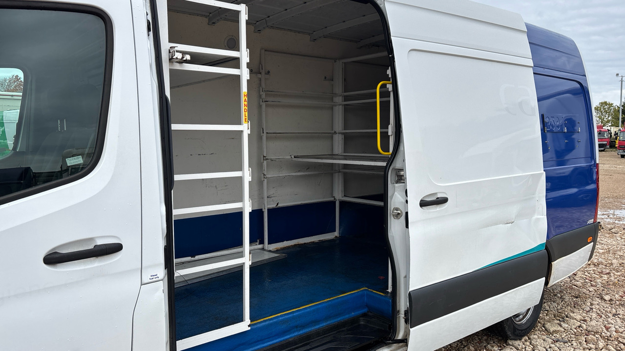 Van panel MERCEDES-BENZ SPRINTER 314 CDI: gambar 9 Van panel MERCEDES-BENZ SPRINTER 314 CDI: gambar 9