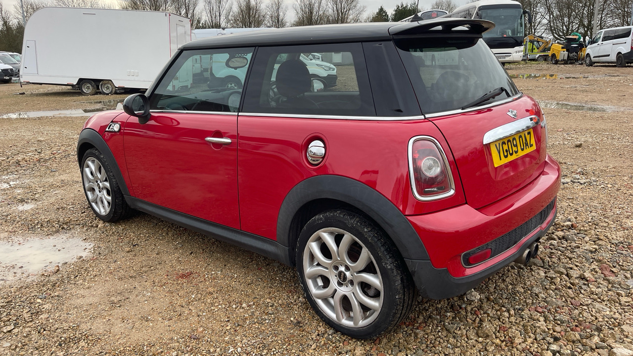 MINI COOPER COOPER S - Hatchback: gambar 3 MINI COOPER COOPER S - Hatchback: gambar 3