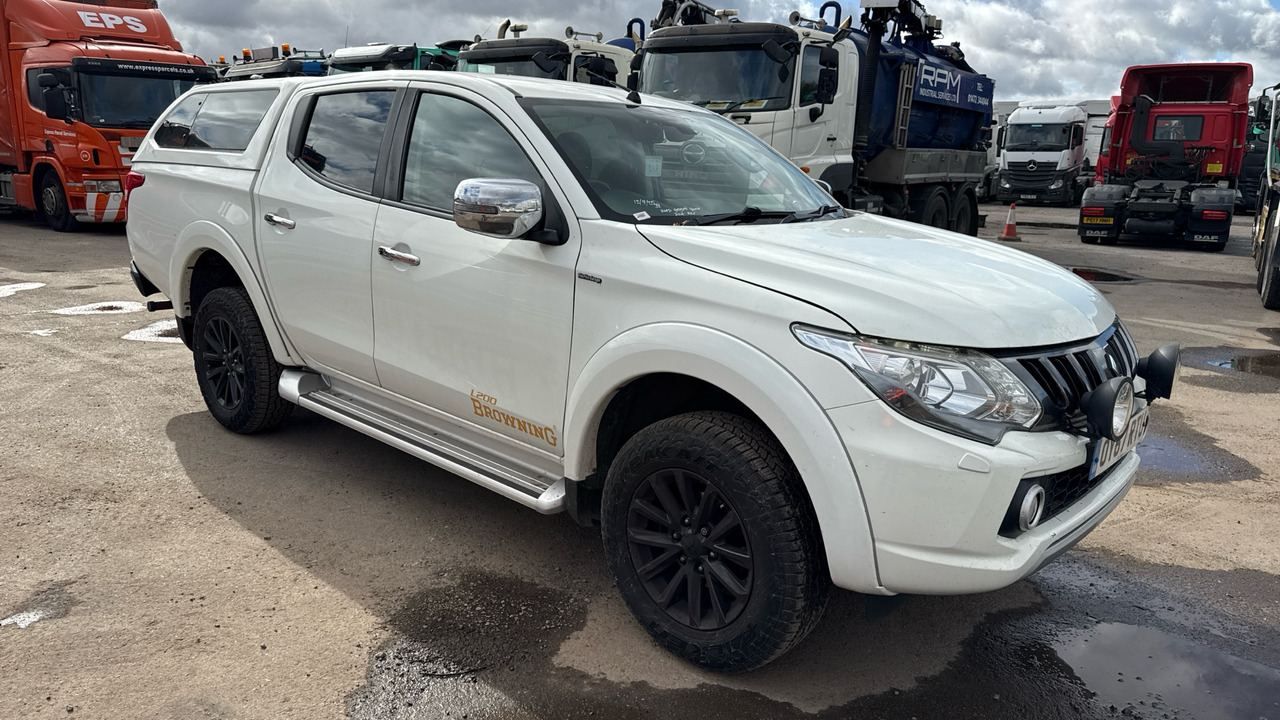 MITSUBISHI L200 2.4 DI-D 178 WARRIOR - Truk pikap, Van kombi: gambar 1 MITSUBISHI L200 2.4 DI-D 178 WARRIOR - Truk pikap, Van kombi: gambar 1