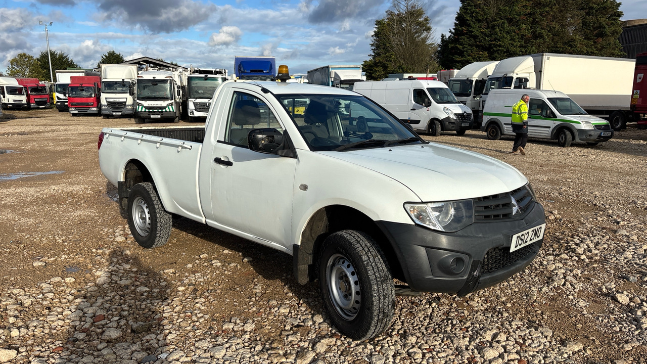 MITSUBISHI L200 - Truk pikap: gambar 1 MITSUBISHI L200 - Truk pikap: gambar 1