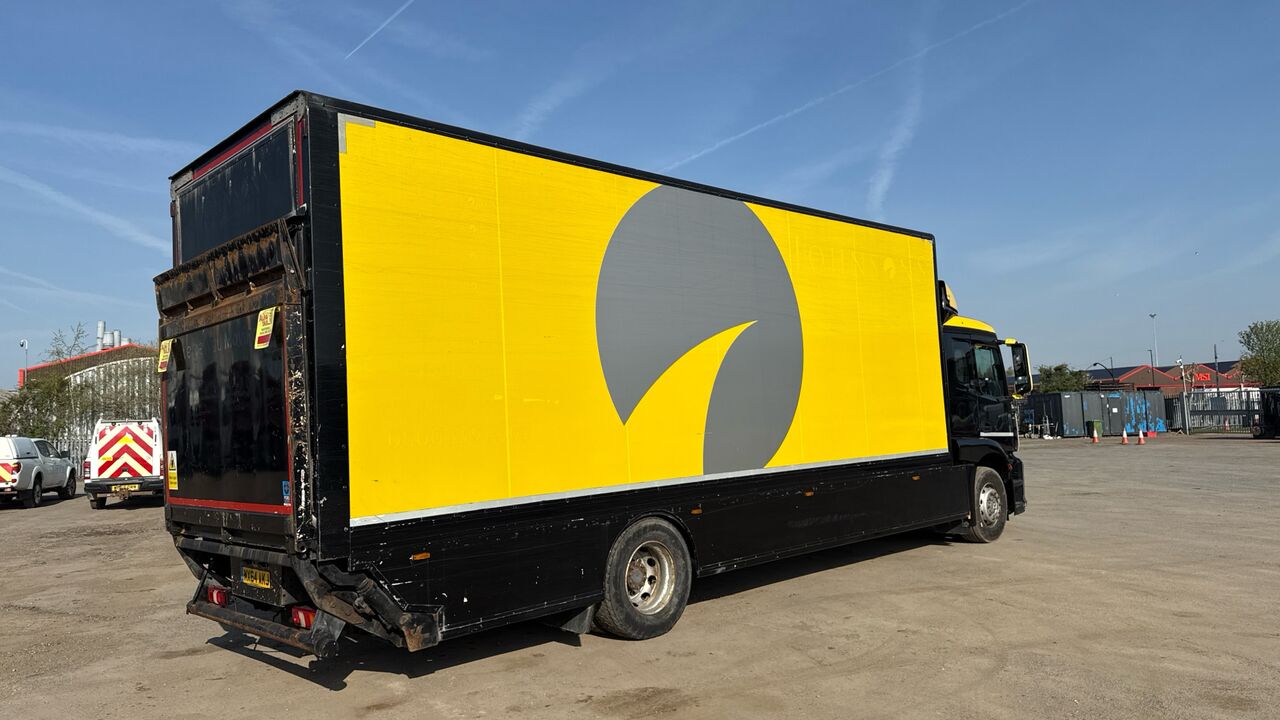 Mercedes-Benz Actros - Truk box: gambar 4 Mercedes-Benz Actros - Truk box: gambar 4