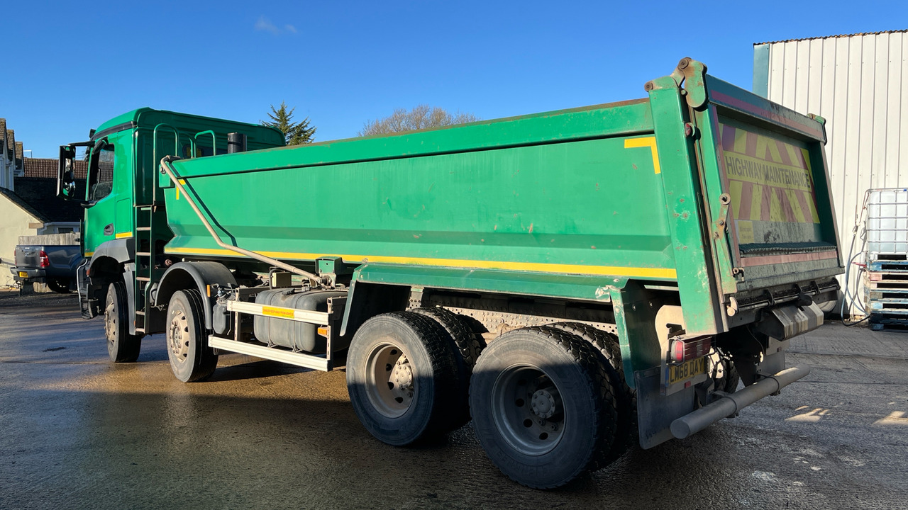 Mercedes-Benz Arocs 3240 - Truk jungkit: gambar 3 Mercedes-Benz Arocs 3240 - Truk jungkit: gambar 3