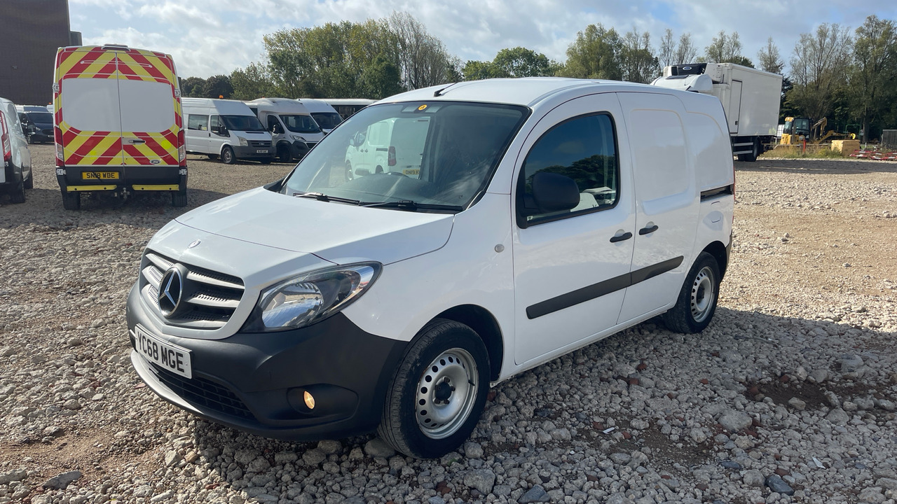 Mercedes-Benz Citan 109 1.5 CDI - Van kecil: gambar 2 Mercedes-Benz Citan 109 1.5 CDI - Van kecil: gambar 2