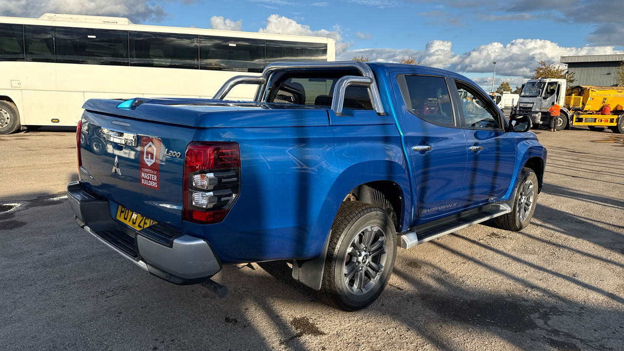 Mitsubishi L200 DI-D 2.3 Barbarian X 150PS - Truk pikap, Van kombi: gambar 4 Mitsubishi L200 DI-D 2.3 Barbarian X 150PS - Truk pikap, Van kombi: gambar 4
