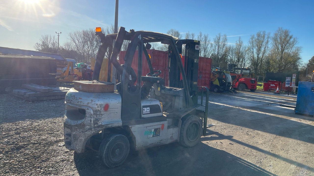 NISSAN YG1D2A300 - Forklift diesel: gambar 3 NISSAN YG1D2A300 - Forklift diesel: gambar 3